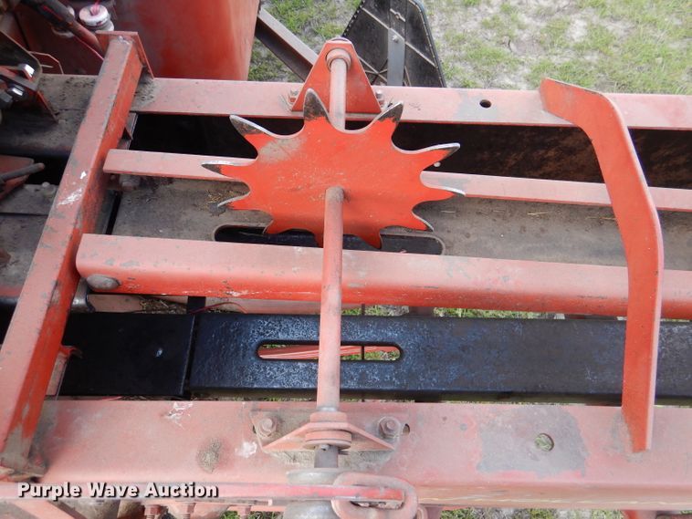 image for item DL2997 New Holland 275  small square baler