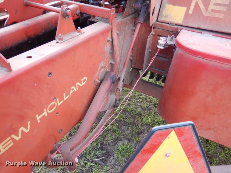 image for item DL2997 New Holland 275  small square baler