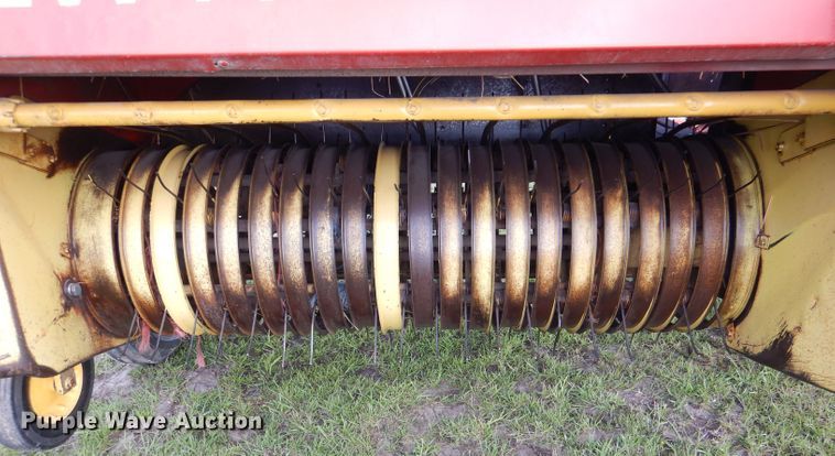 image for item DL2997 New Holland 275  small square baler