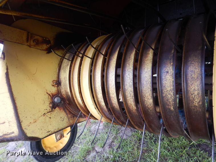 image for item DL2997 New Holland 275  small square baler