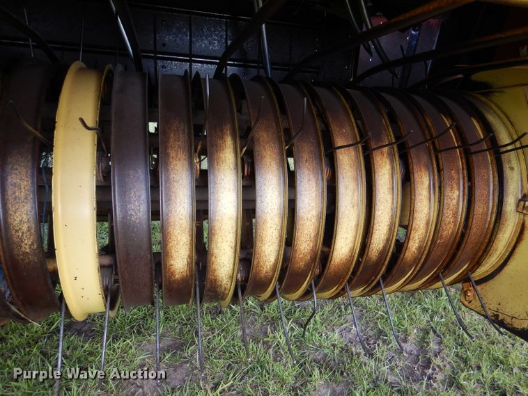 image for item DL2997 New Holland 275  small square baler