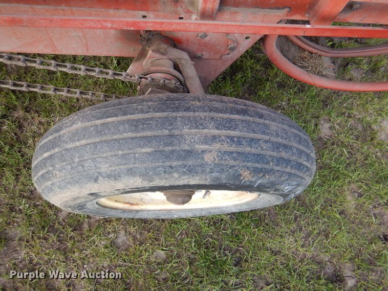 image for item DL2997 New Holland 275  small square baler