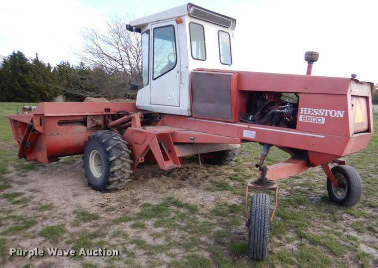 image for item DL2999 Hesston 6600  windrower