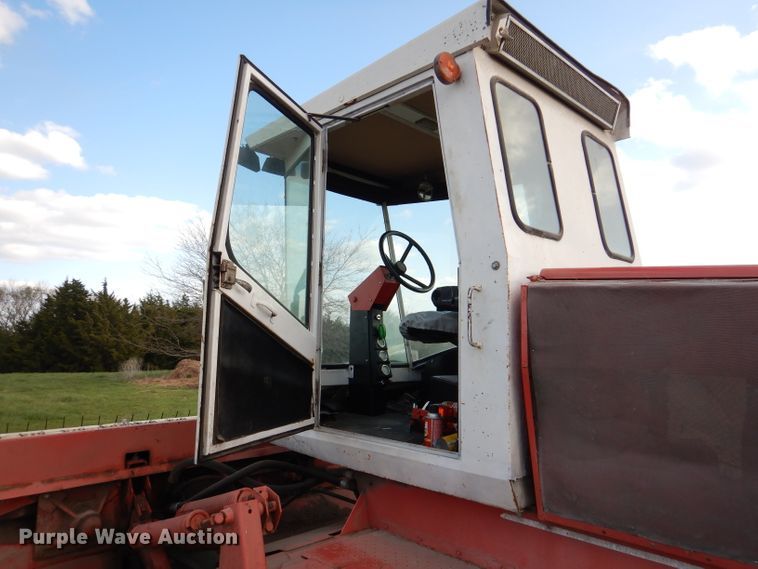 image for item DL2999 Hesston 6600  windrower