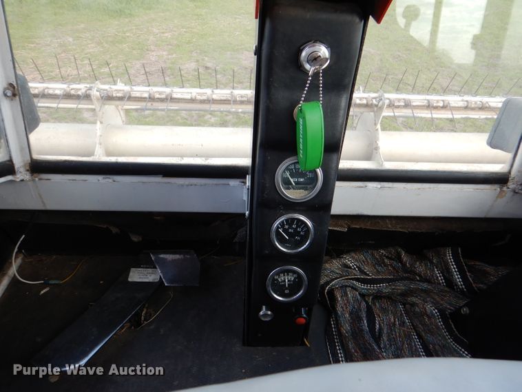 image for item DL2999 Hesston 6600  windrower