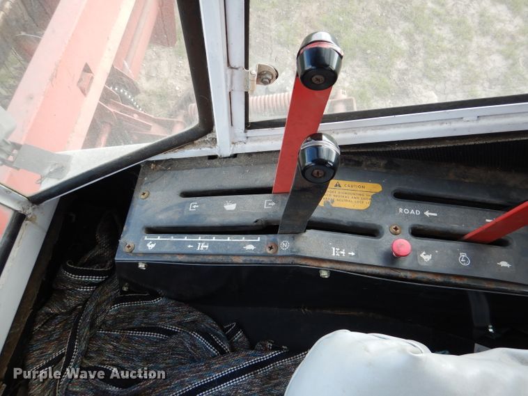 image for item DL2999 Hesston 6600  windrower