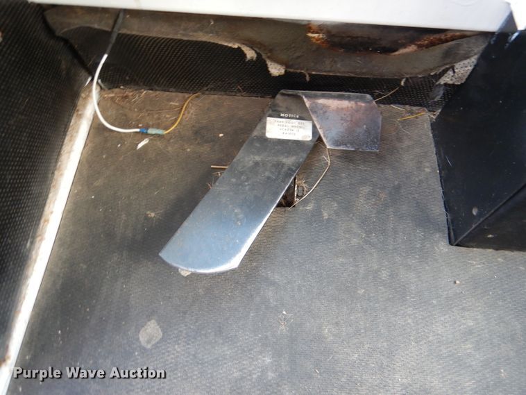 image for item DL2999 Hesston 6600  windrower