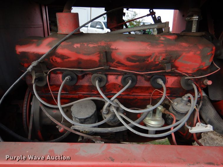 image for item DL2999 Hesston 6600  windrower