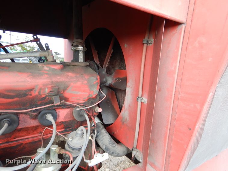 image for item DL2999 Hesston 6600  windrower