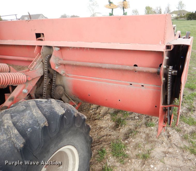 image for item DL2999 Hesston 6600  windrower