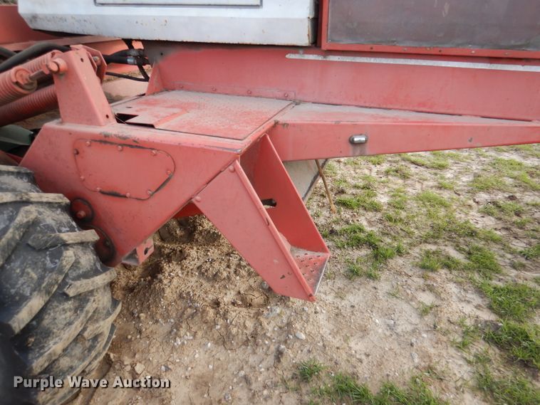 image for item DL2999 Hesston 6600  windrower