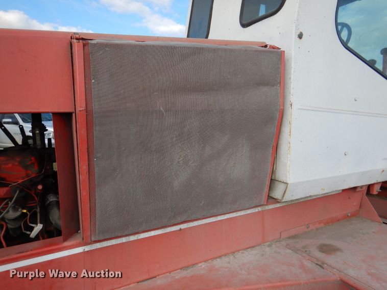 image for item DL2999 Hesston 6600  windrower