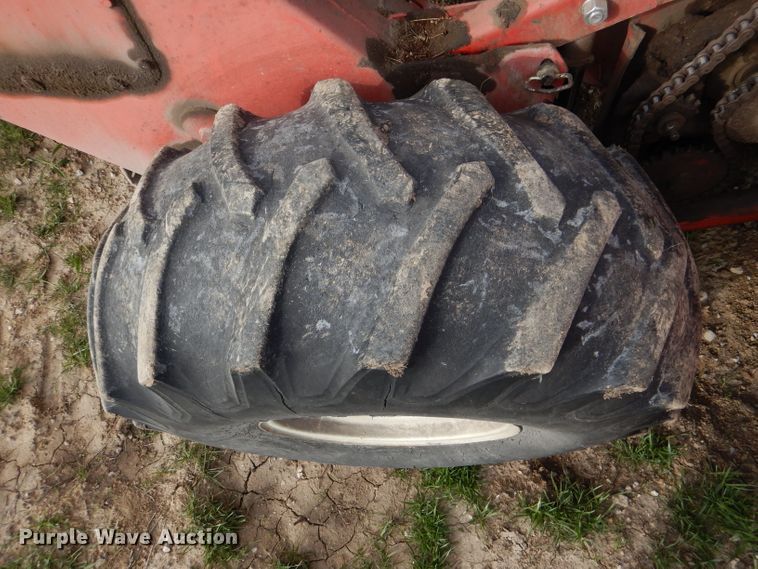 image for item DL2999 Hesston 6600  windrower