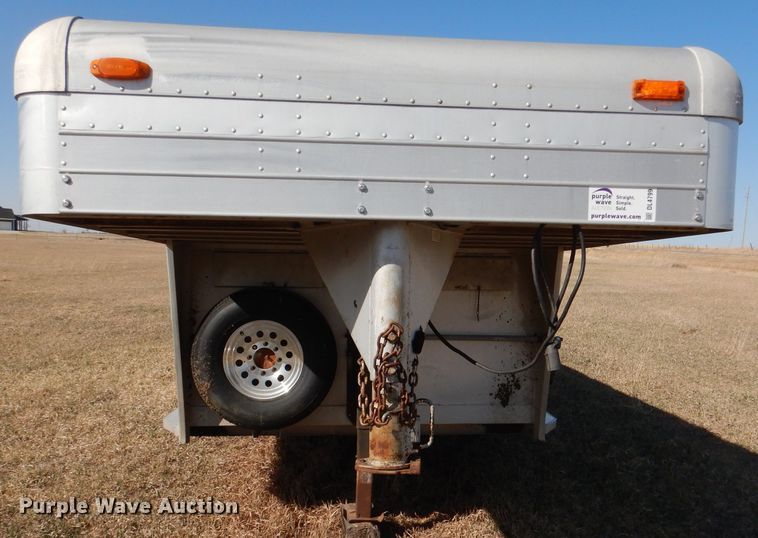 image for item DL4799 1992 4 Star Trailers  livestock trailer