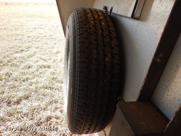 image for item DL4799 1992 4 Star Trailers  livestock trailer