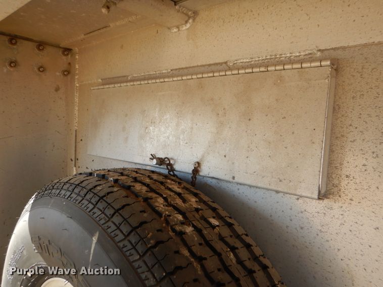 image for item DL4799 1992 4 Star Trailers  livestock trailer