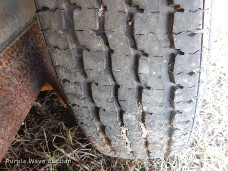 image for item DL4799 1992 4 Star Trailers  livestock trailer