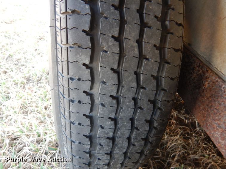 image for item DL4799 1992 4 Star Trailers  livestock trailer