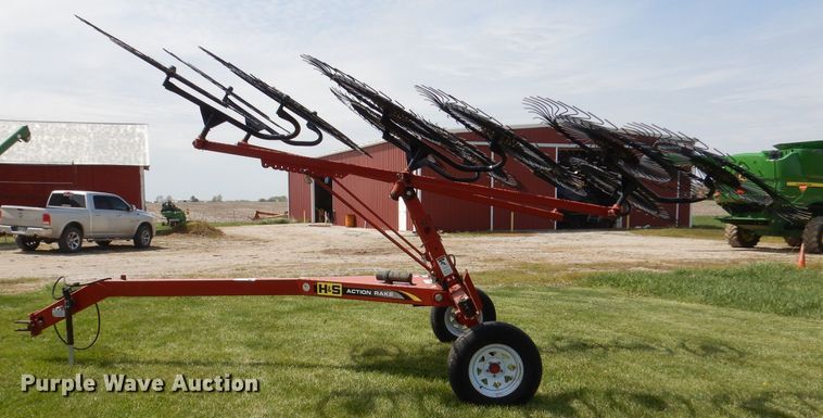 image for item DL8745 H&S AR1261  hay rake