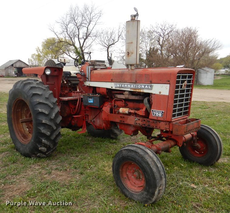 image for item DL8747 1969 International 756 Custom  tractor