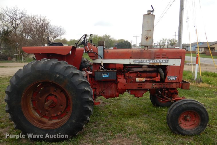 image for item DL8747 1969 International 756 Custom  tractor