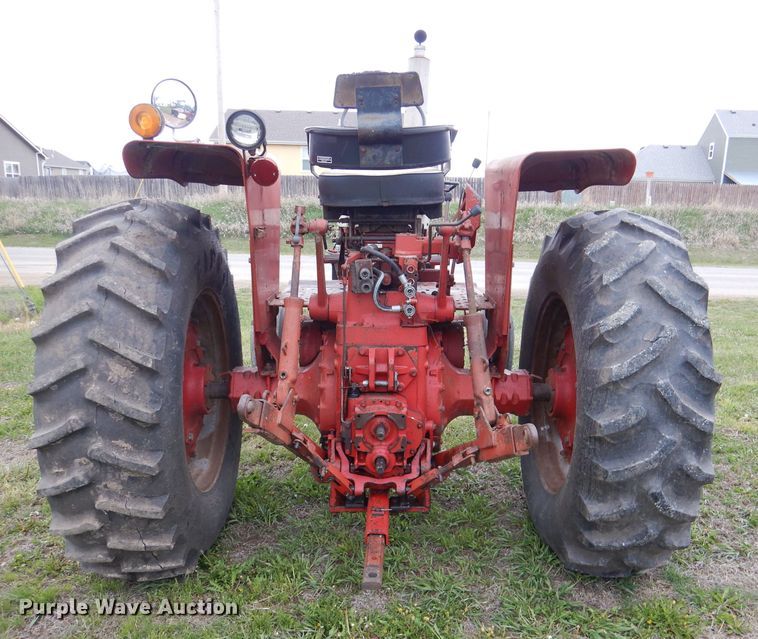 image for item DL8747 1969 International 756 Custom  tractor