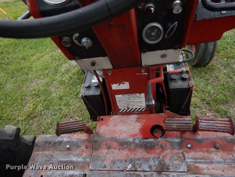 image for item DL8747 1969 International 756 Custom  tractor