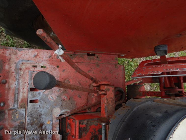 image for item DL8747 1969 International 756 Custom  tractor