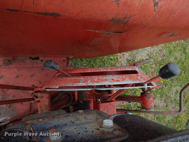 image for item DL8747 1969 International 756 Custom  tractor