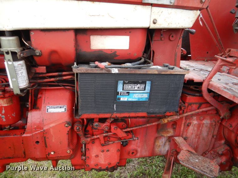 image for item DL8747 1969 International 756 Custom  tractor