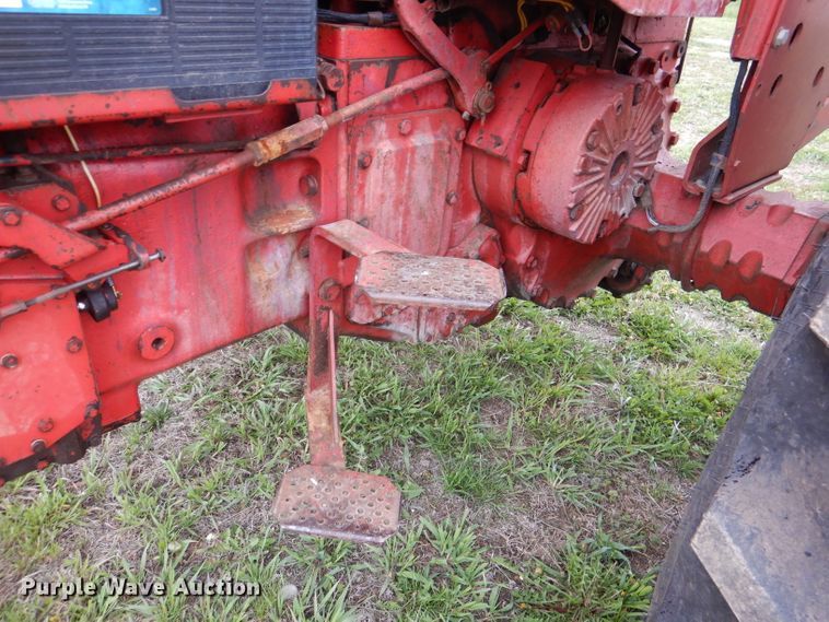 image for item DL8747 1969 International 756 Custom  tractor