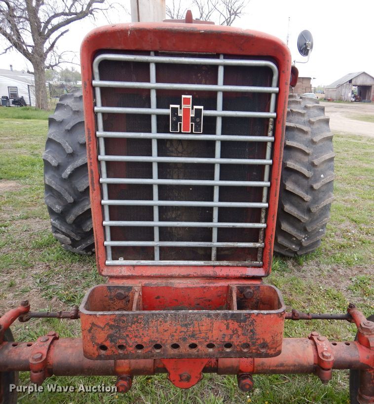 image for item DL8747 1969 International 756 Custom  tractor