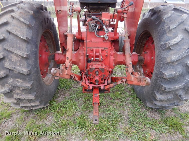 image for item DL8747 1969 International 756 Custom  tractor