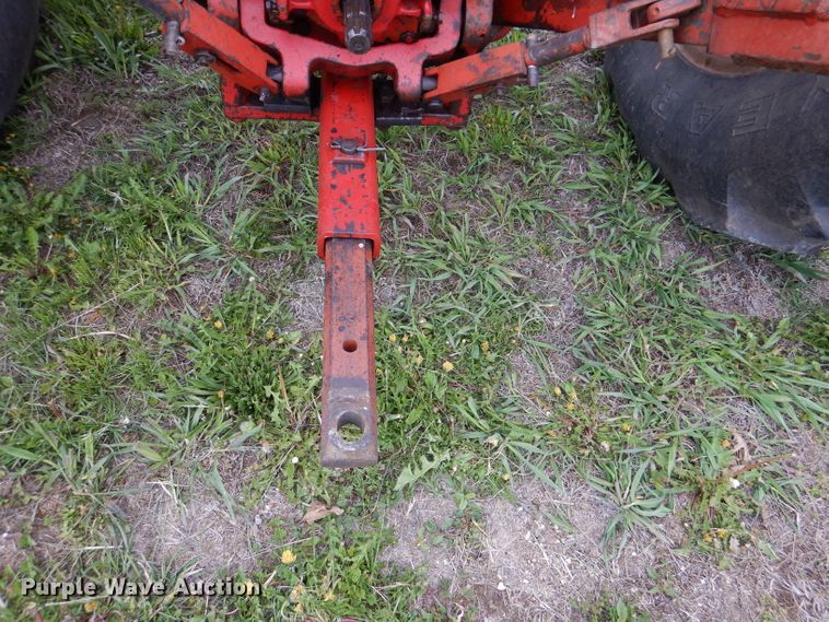 image for item DL8747 1969 International 756 Custom  tractor