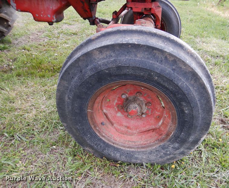 image for item DL8747 1969 International 756 Custom  tractor