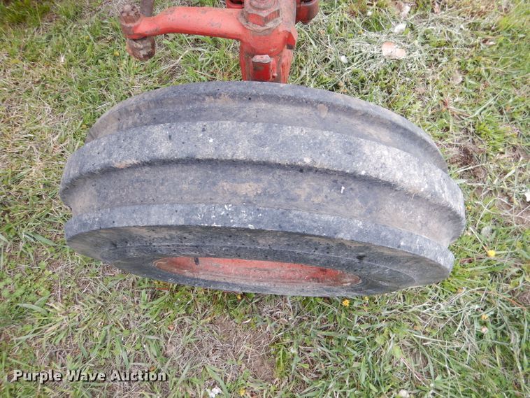 image for item DL8747 1969 International 756 Custom  tractor