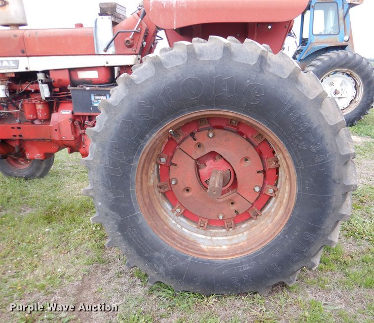 image for item DL8747 1969 International 756 Custom  tractor