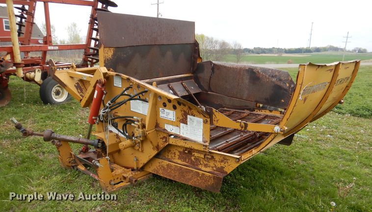 image for item DL8752 Duratech HayBuster 256  bale processor