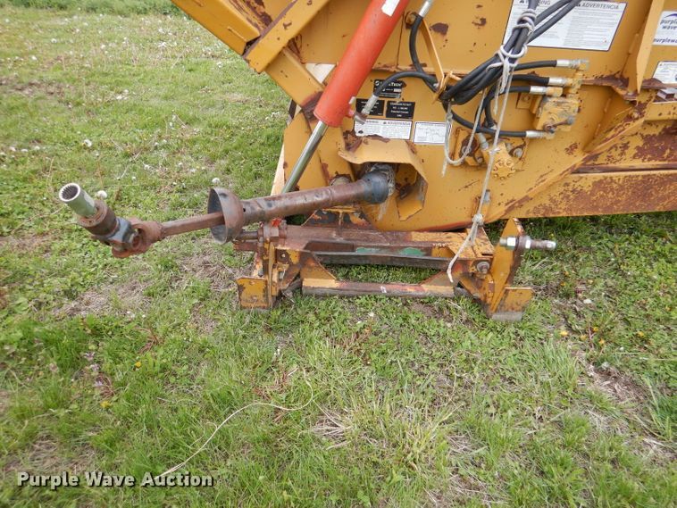 image for item DL8752 Duratech HayBuster 256  bale processor