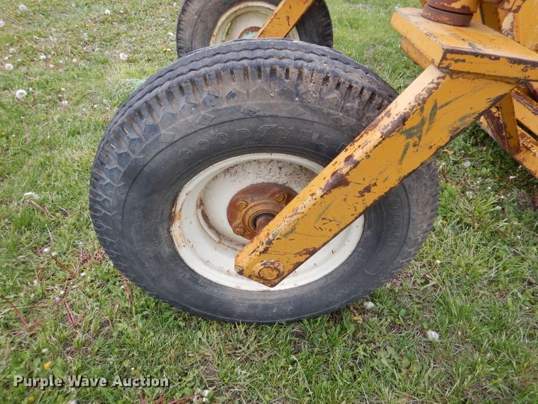 image for item DL8752 Duratech HayBuster 256  bale processor