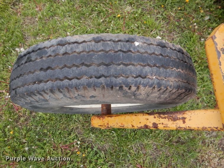 image for item DL8752 Duratech HayBuster 256  bale processor