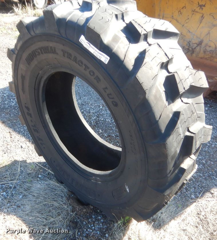 Farm King 17.5L24 tire in Geary, OK Item ET9232 sold Purple Wave