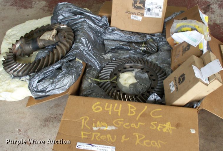 image for item FW9045 John Deere 644C front and rear ring gear set