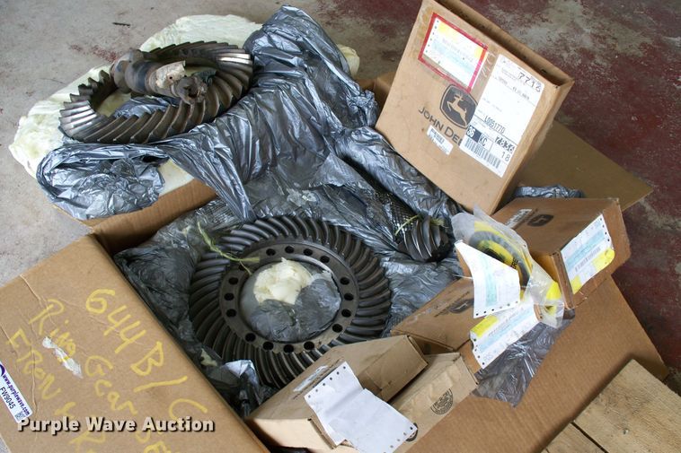 image for item FW9045 John Deere 644C front and rear ring gear set