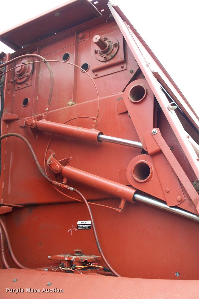 image for item GQ9590 1995 Hesston 565A  round baler