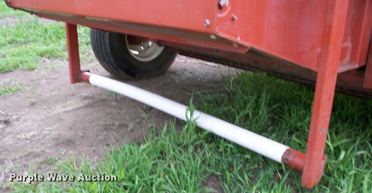 image for item GQ9590 1995 Hesston 565A  round baler