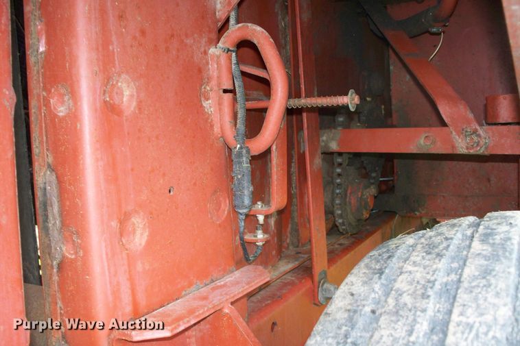 image for item GQ9590 1995 Hesston 565A  round baler