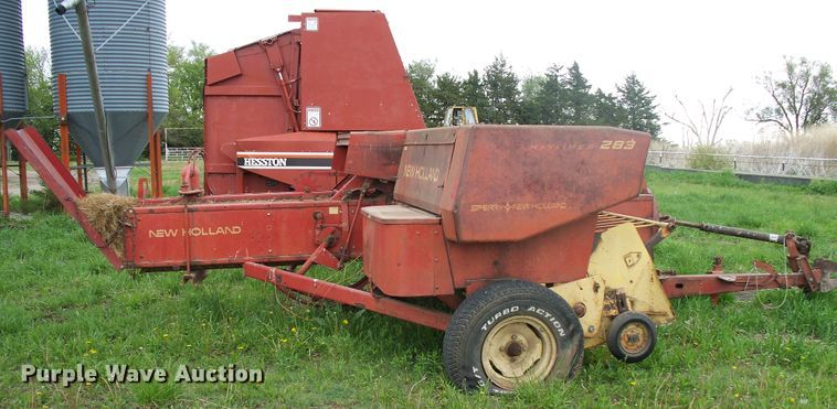 image for item GQ9591 1976 New Holland 283  small square baler