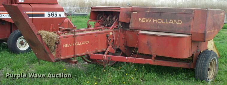 image for item GQ9591 1976 New Holland 283  small square baler
