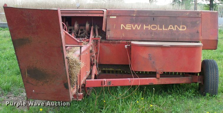 image for item GQ9591 1976 New Holland 283  small square baler